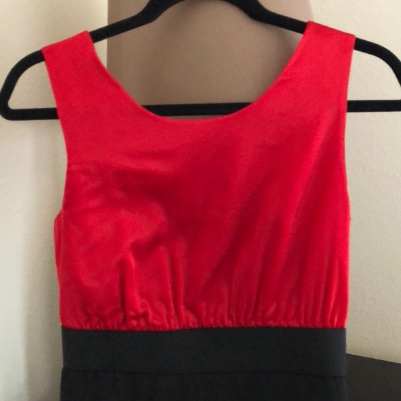 Black and red semi-formal dress - Picture 2 of 4